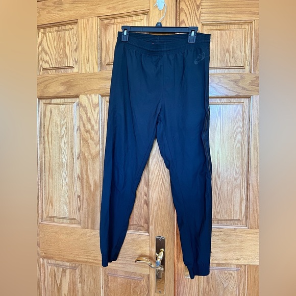 Nike - Jogger Pants - Picture 1 of 6